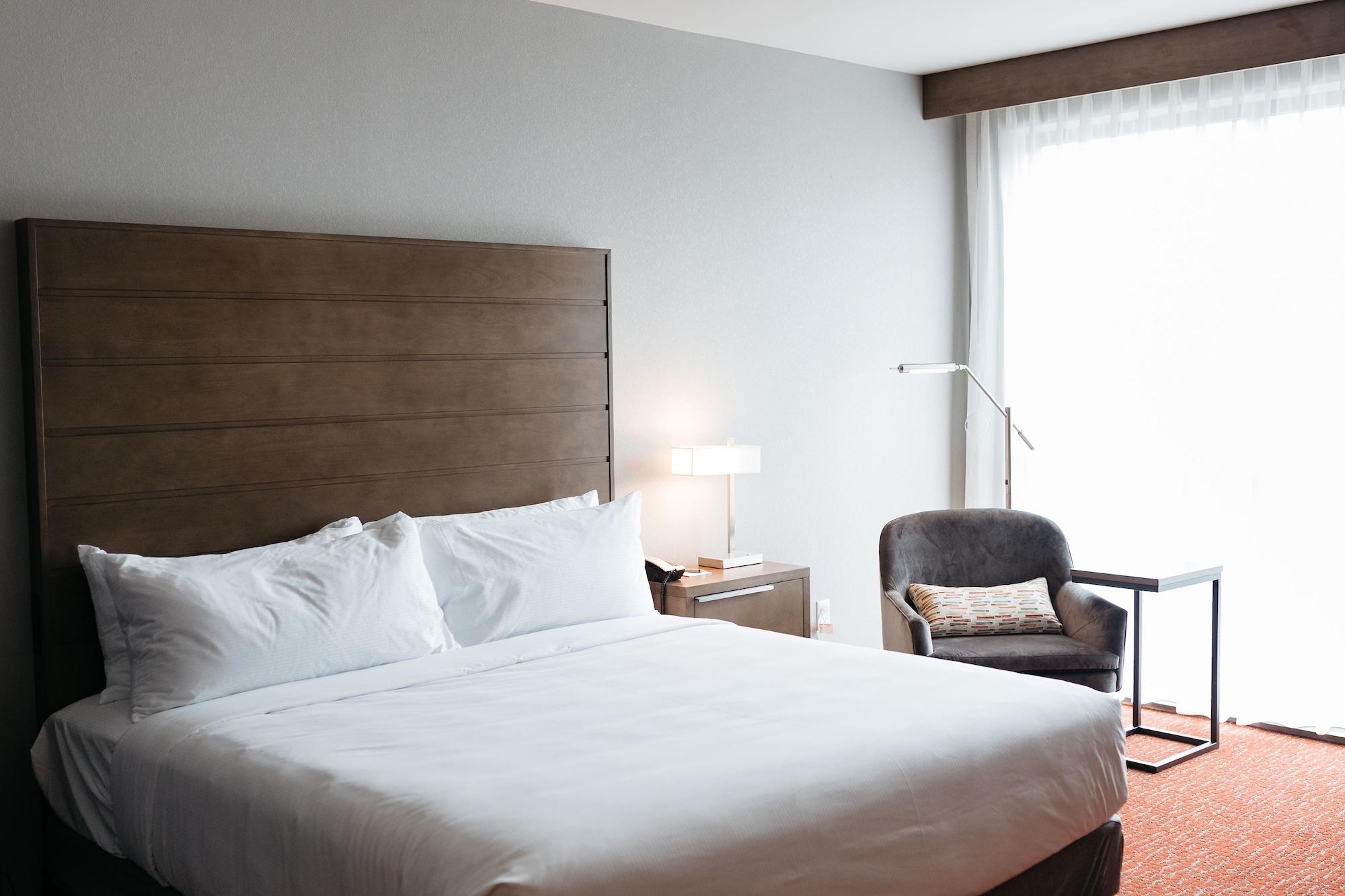 Revel Hotel, Tapestry Collection By Hilton Urbandale Exteriér fotografie
